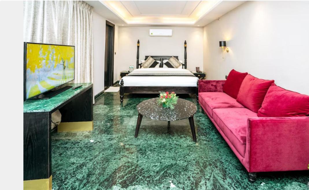 Foxoso Delhi Airport 4*